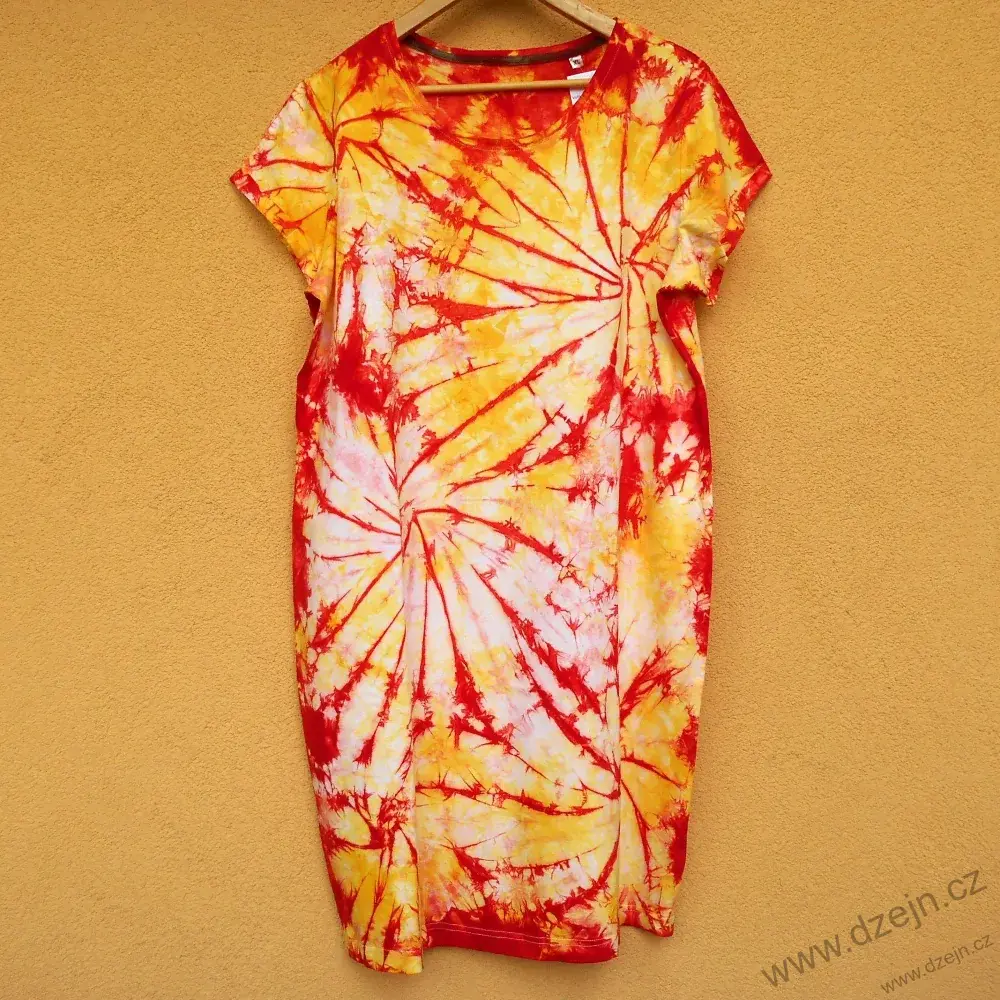Bílo-žluto-červené dámské batikované šaty