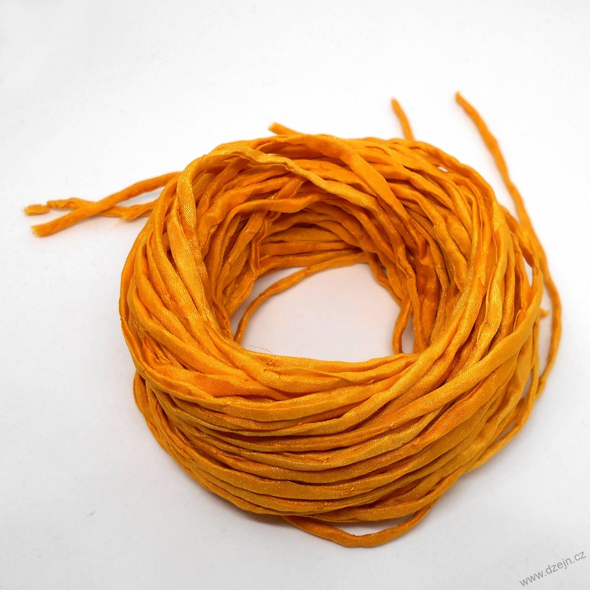 Hedvábná šňůrka světlejší meruňková