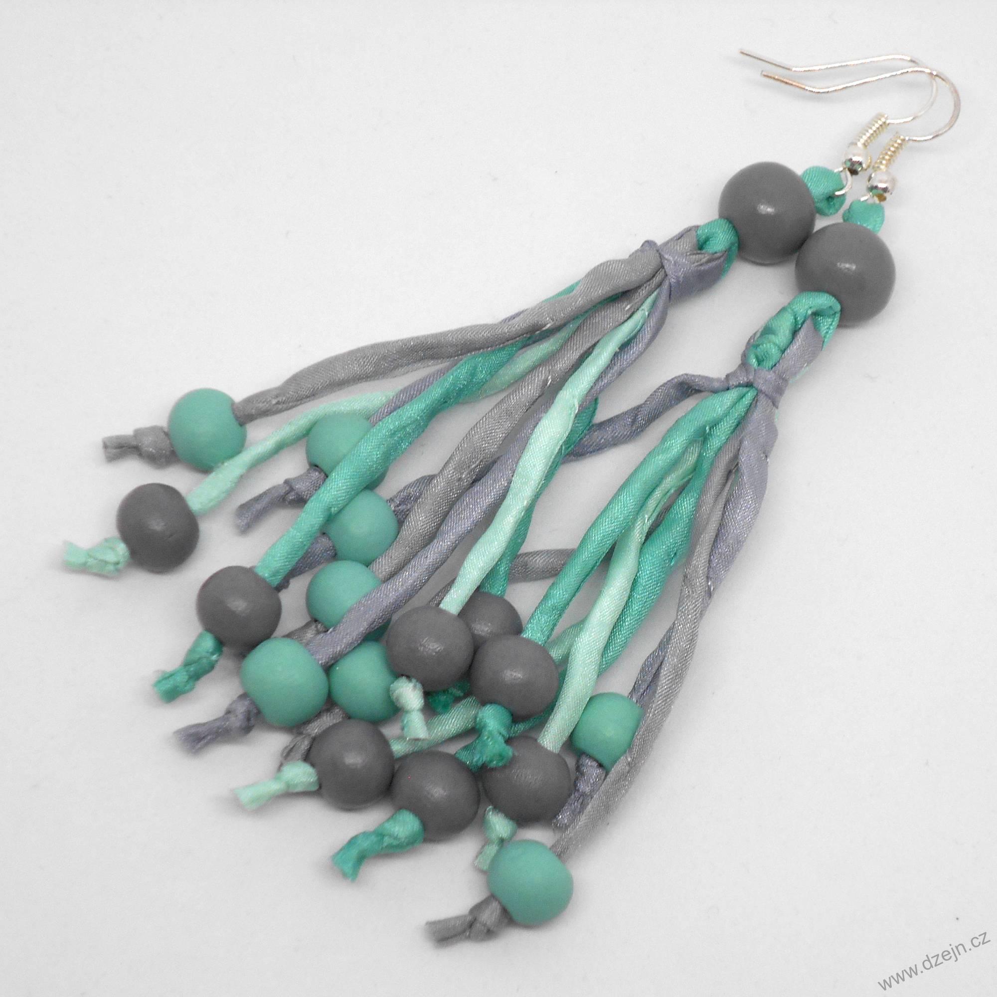 Šedo-mentolové náušnice hedvábí-dřevo