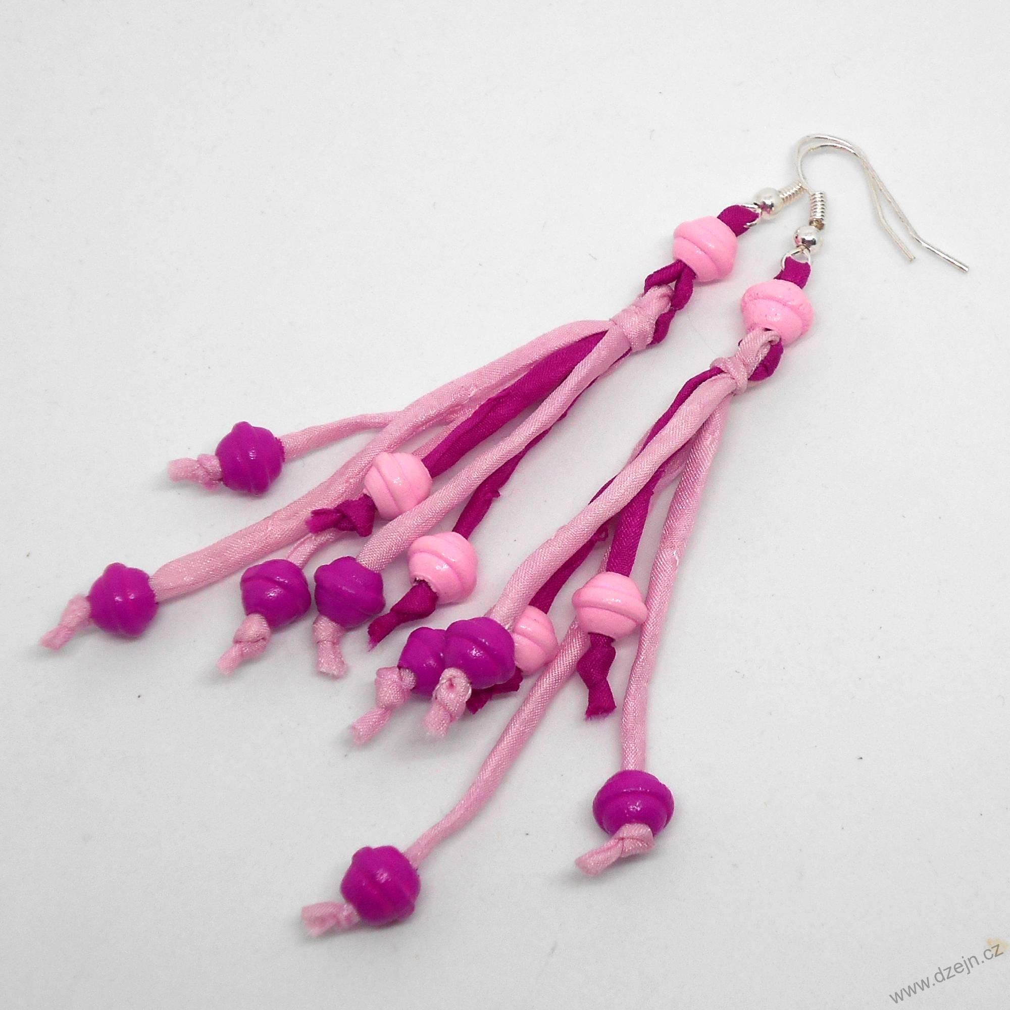 Růžové náušnice hedvábí-dřevo