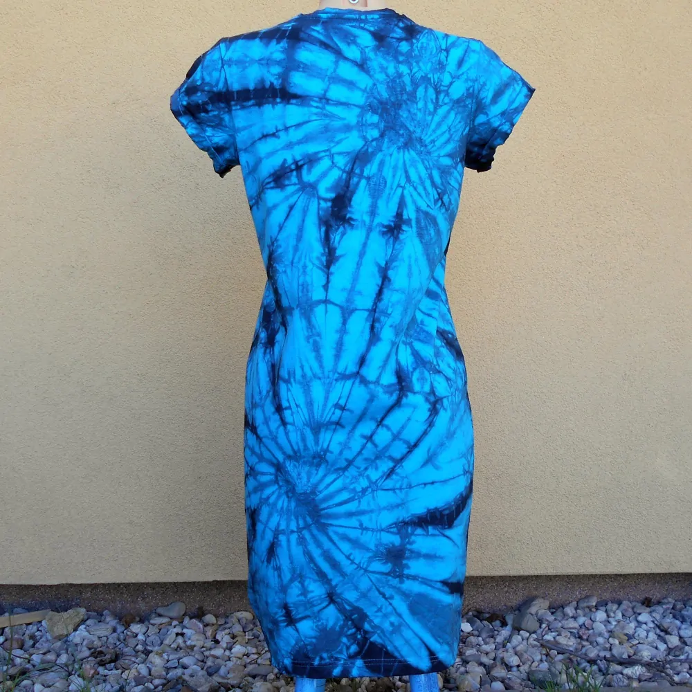 Dámské tyrkysovo-černé batikované šaty M