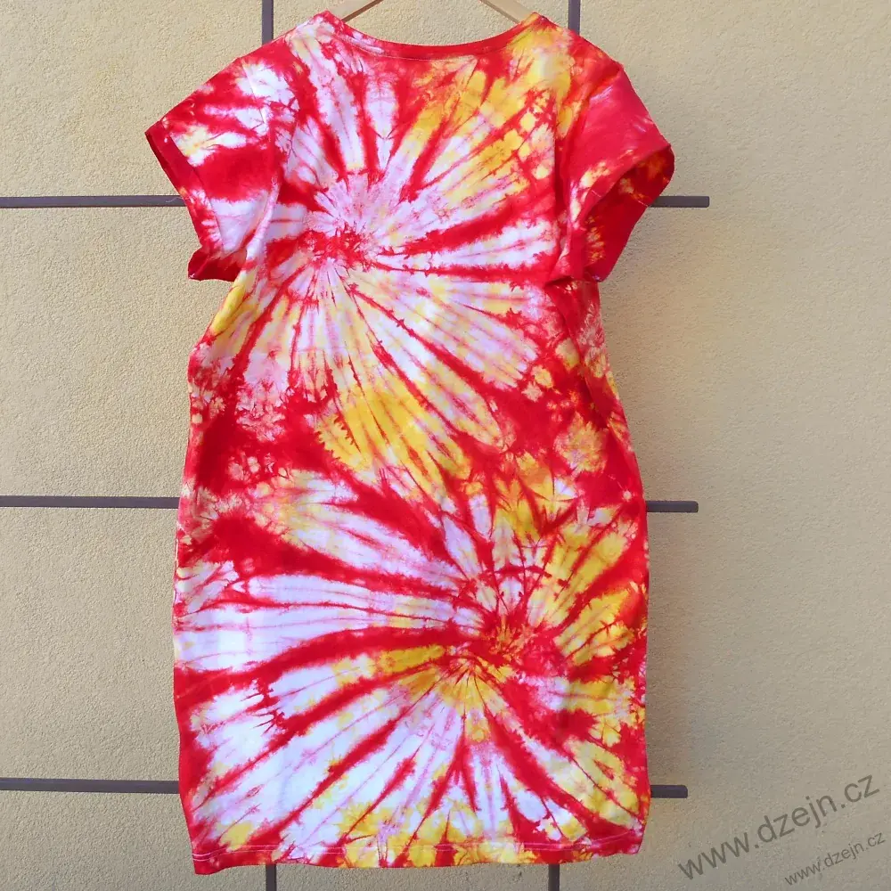 Bílo-žluto-červené dámské batikované šaty