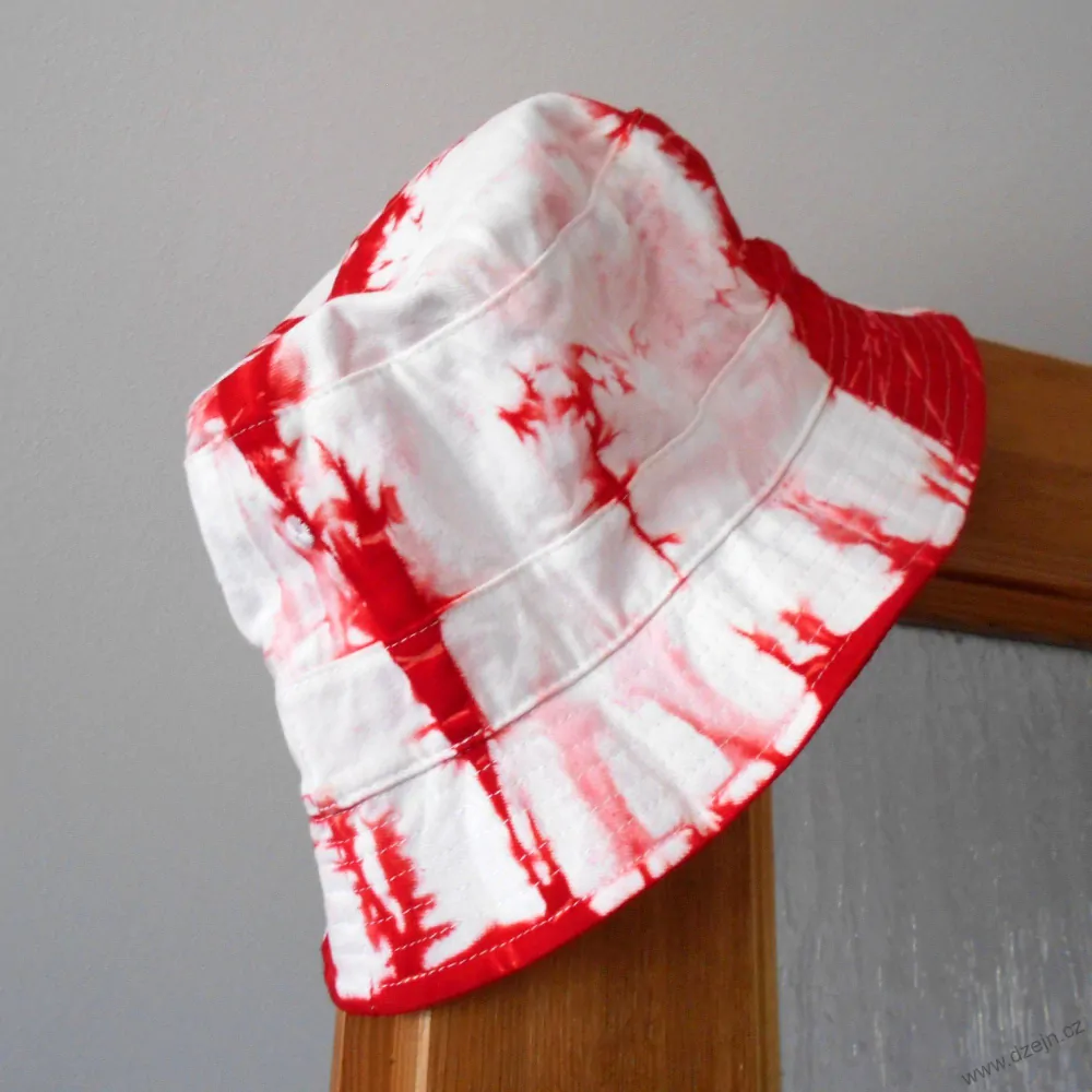 Batikovaný klobouček - bílo-červený