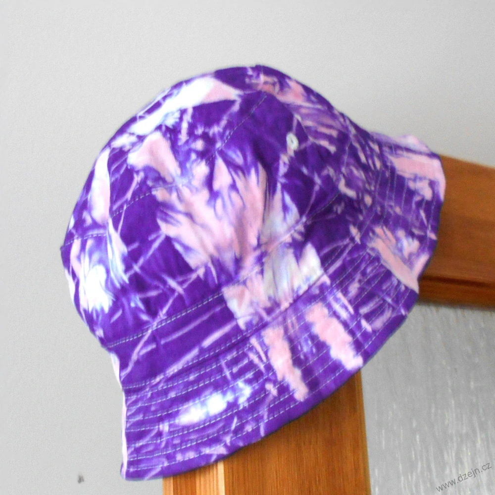 Batikovaný klobouček - bílo-růžovo-fialový