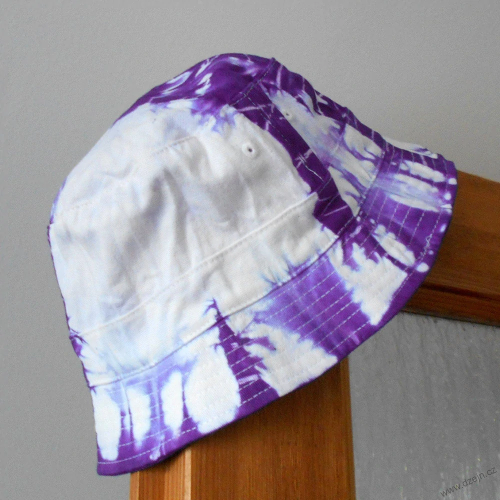 Batikovaný klobouček - bílo-fialový