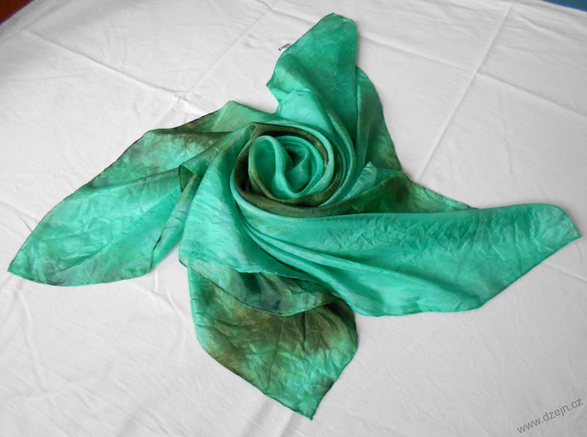 Batikovaný hedvábný šátek zeleno-khaki 90x90 cm