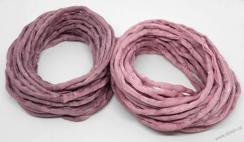 Hedvábná šňůrka silnější starorůžová