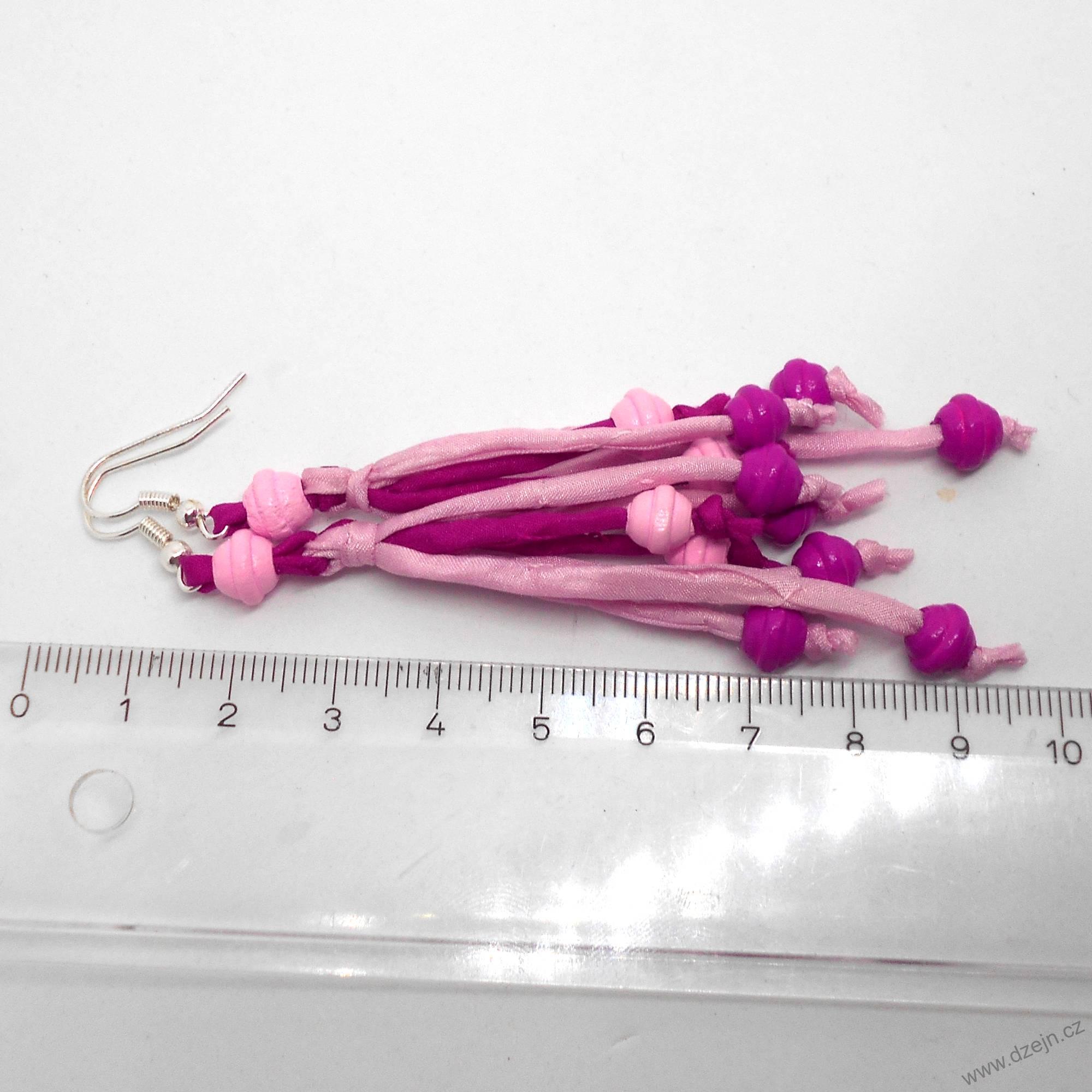 Růžové náušnice hedvábí-dřevo