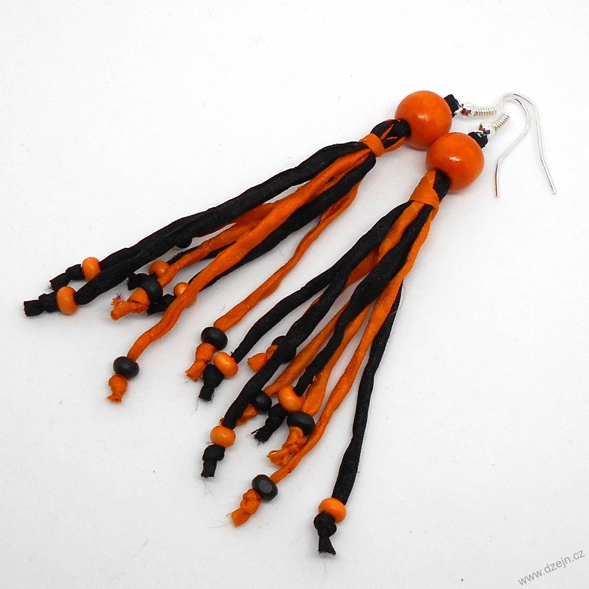 Oranžovo-černé náušnice hedvábí-dřevo