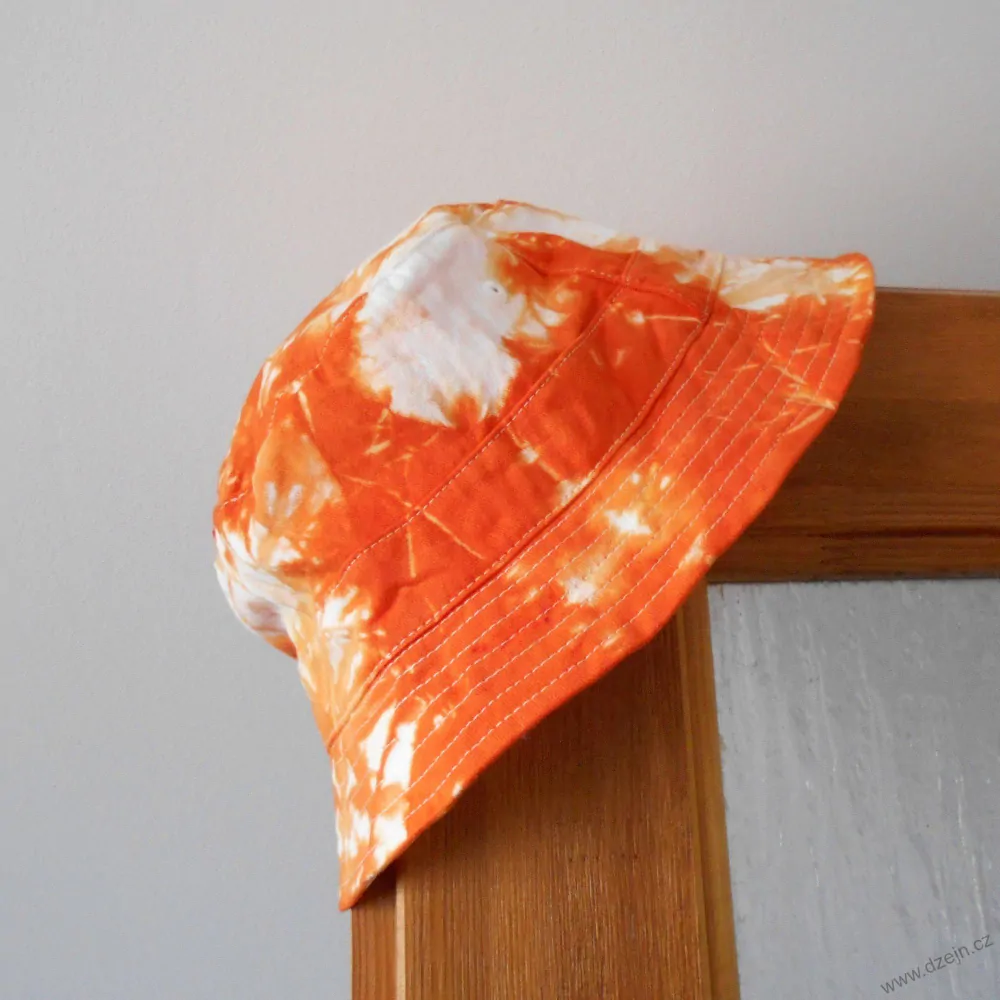 Batikovaný klobouček - bílo-oranžový