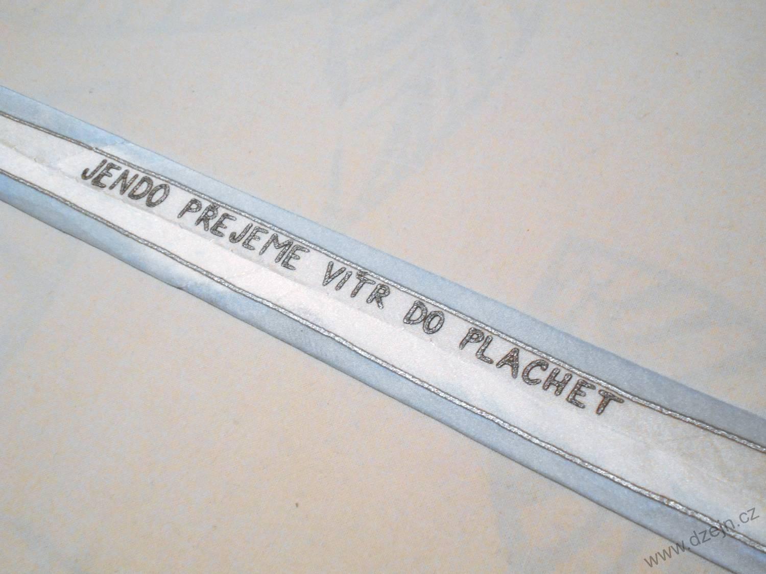 Hedvábná kravata s lodičkou, s textem na přání