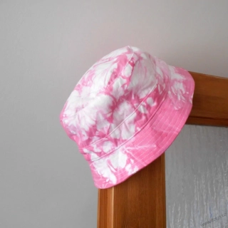 Batikovaný klobouček - bílo-růžový