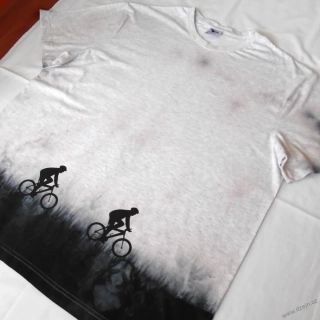 Šedo-černé triko s cyklisty XXL