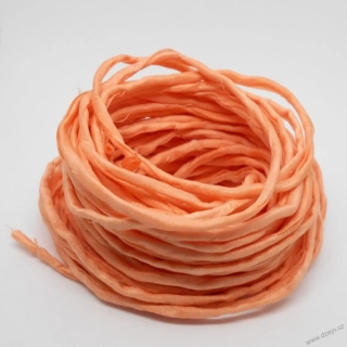 Hedvábná šňůrka světlejší oranžová až lososová