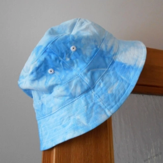 Batikovaný klobouček - bílo-modrý