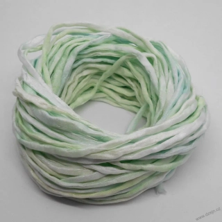 Hedvábná šňůrka světloučká modro-zelená (víc do zelena)