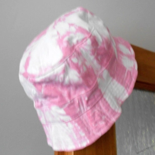 Batikovaný klobouček - bílo-růžový