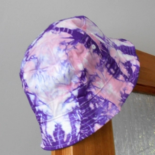 Batikovaný klobouček - bílo-růžovo-fialový