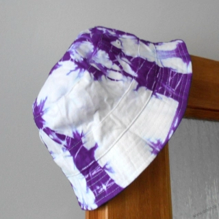 Batikovaný klobouček - bílo-fialový