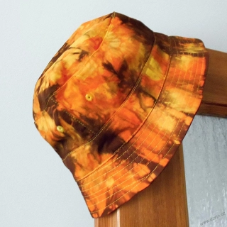 Batikovaný klobouček - žluto-oranžovo-hnědý