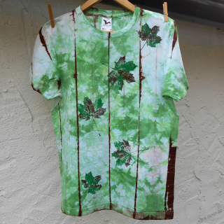 Béžovo-zeleno-hnědé batikované triko s listy M