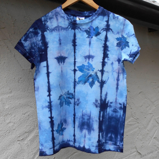 Bílo-modré dětské triko s listy (12 let)