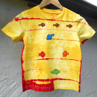 Bílo-žluto-červené dětské tričko s rybičkami (8 let)