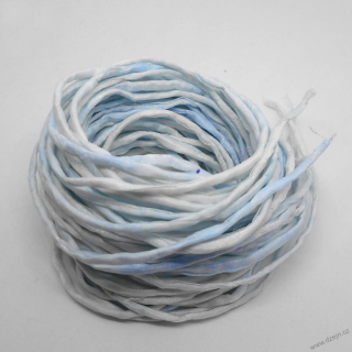 Hedvábná šňůrka bílo-světle modrá strakatá