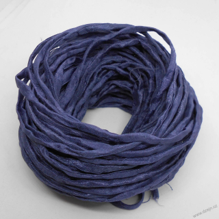 Hedvábná šňůrka noční modrá, místy světlejší