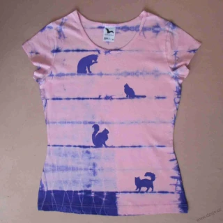 Růžovo-fialové dámské tričko s kočkami M