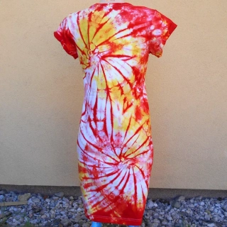 Bílo-žluto-červené dámské batikované šaty